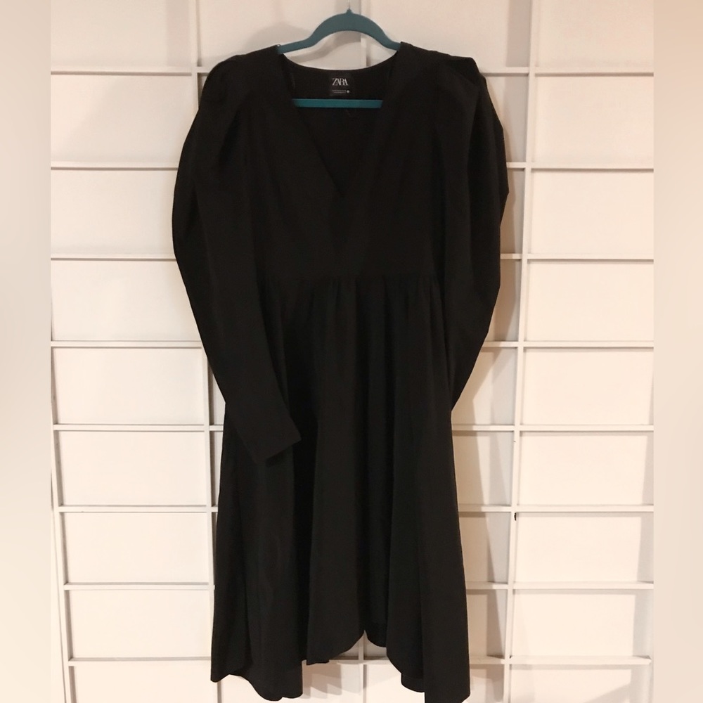 NWOT Zara V-neck Midi Dress with Puffed Sleeves